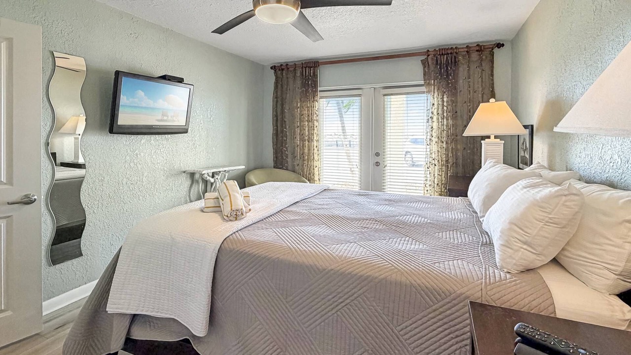 Photo of Bedroom in Pass-a-Grille Historic District