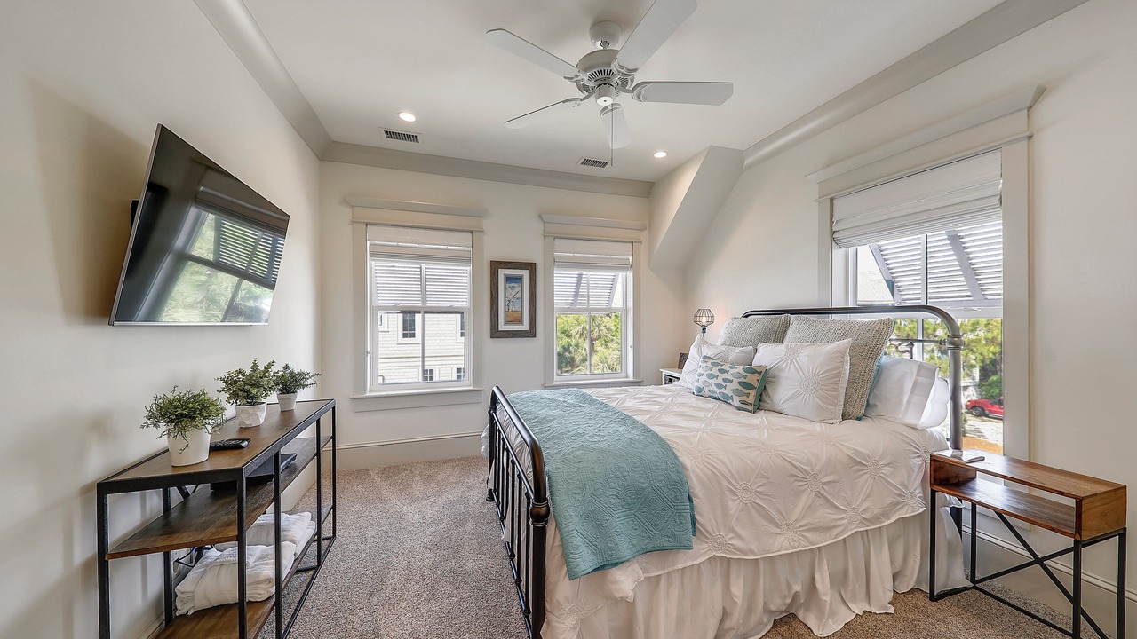 Photo of Bedroom in North Forest Beach