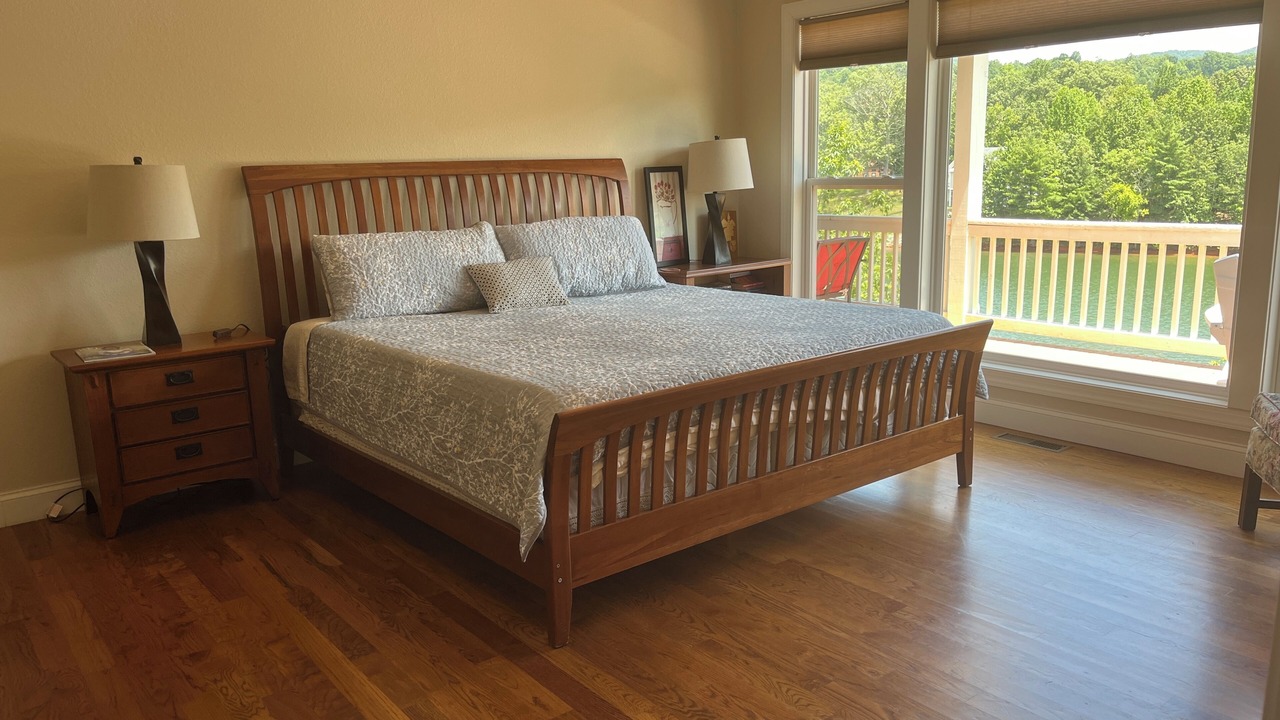 Photo of Bedroom in Hiawassee