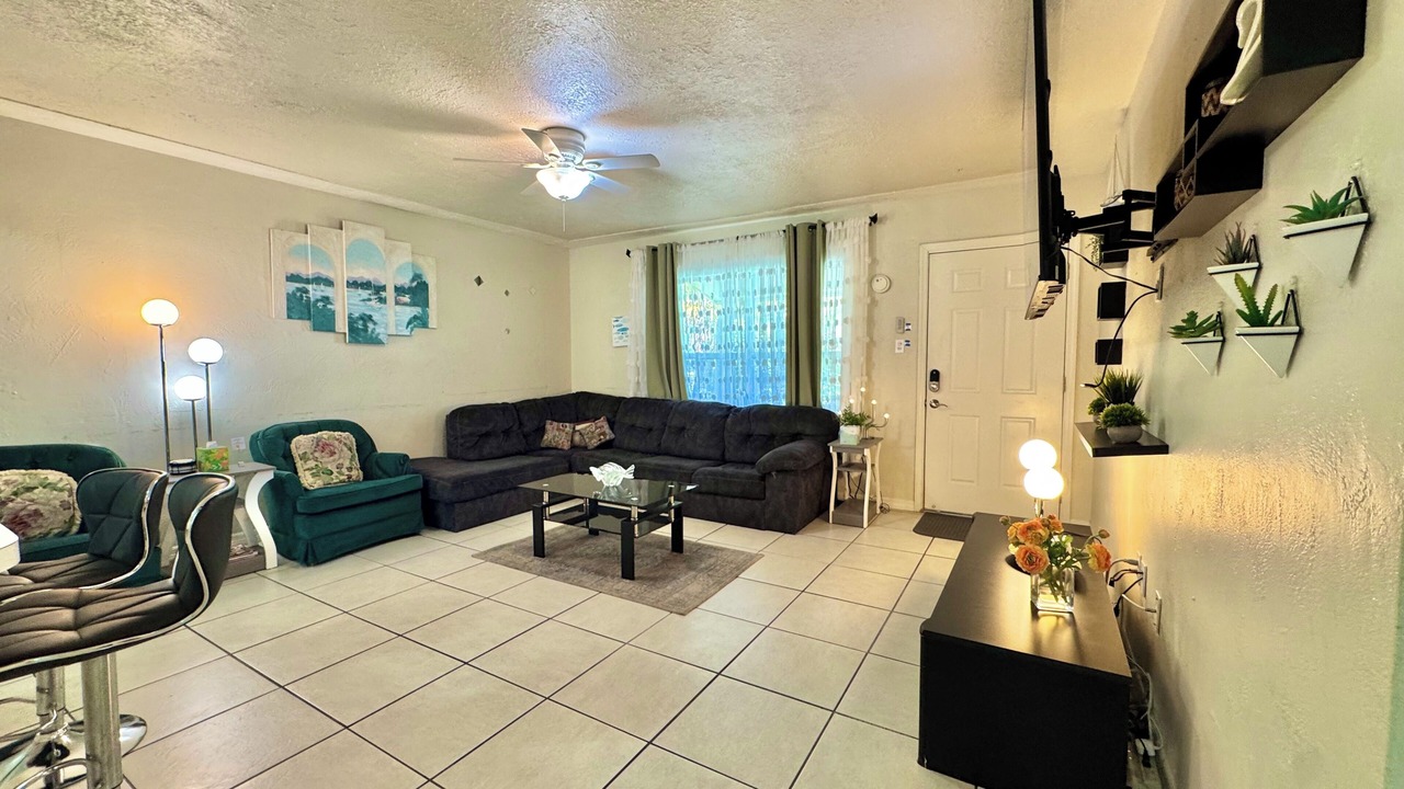 Photo of Livingroom in Pinellas Park