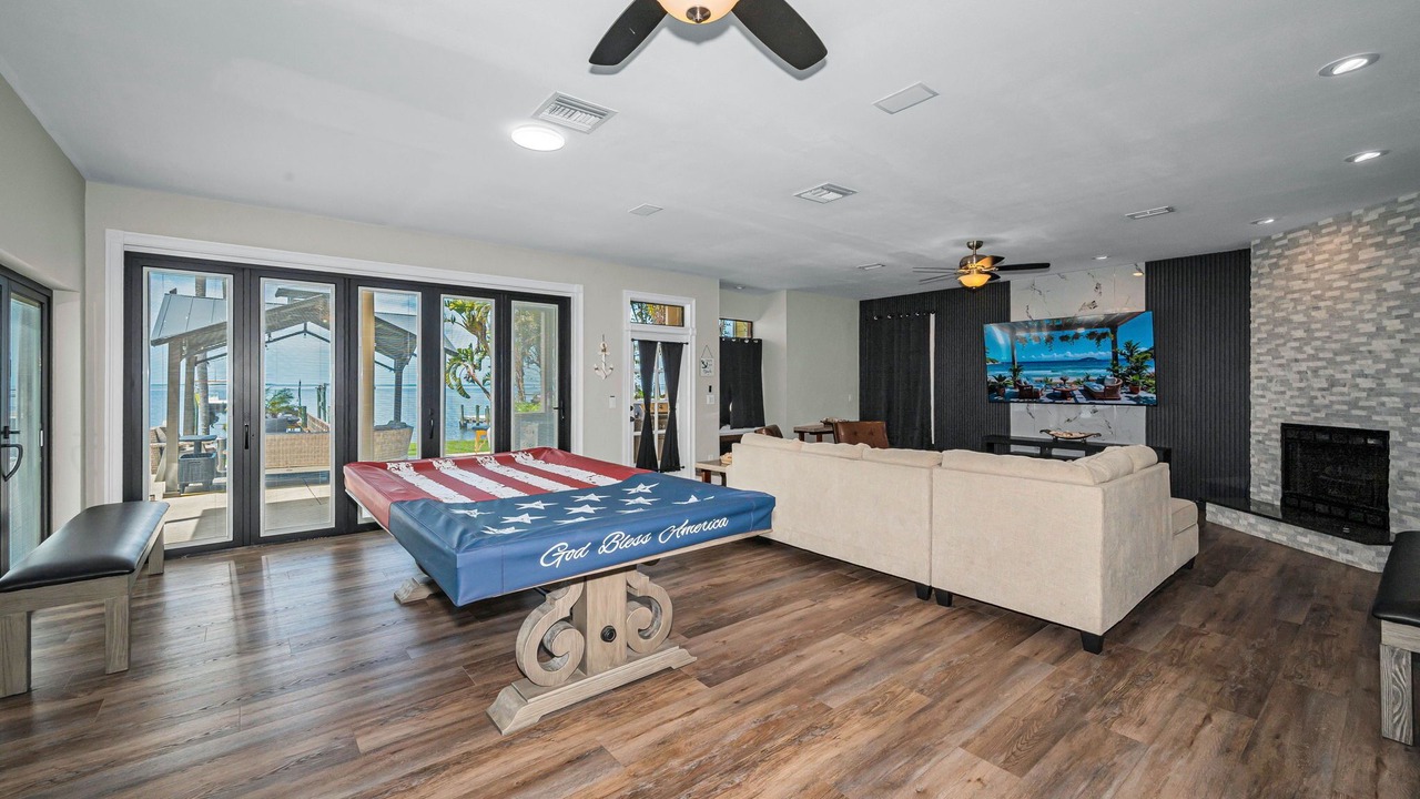 Photo of Bedroom in Crystal Beach