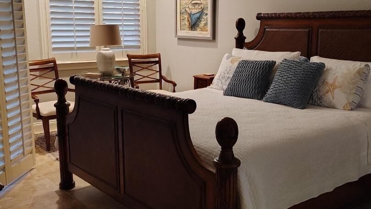 Photo of Bedroom in Beverly Beach