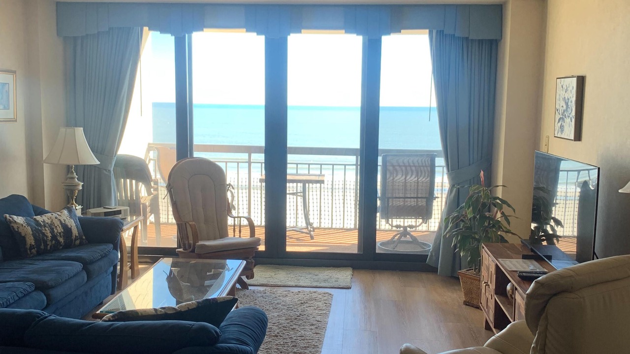 Photo of Livingroom in Crescent Beach