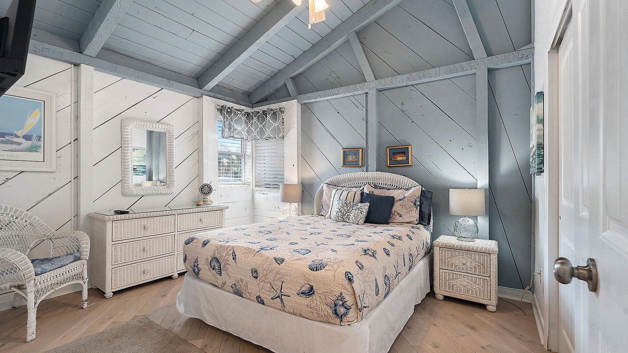 Photo of Bedroom in Sunset Beach