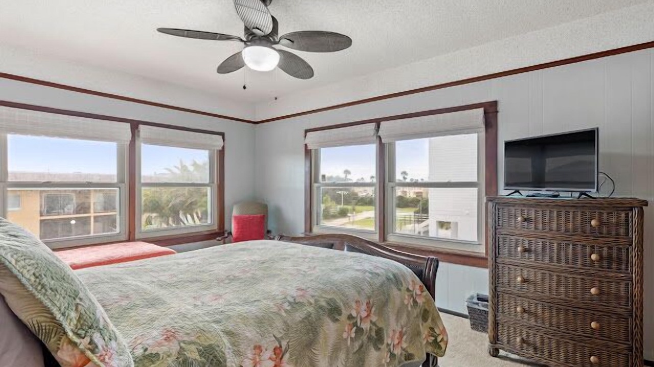Photo of Bedroom in Crescent Beach