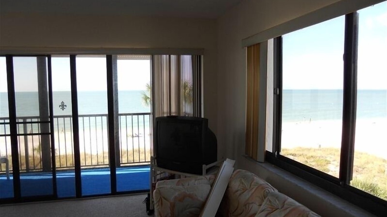 Photo of Bedroom in Madeira Beach
