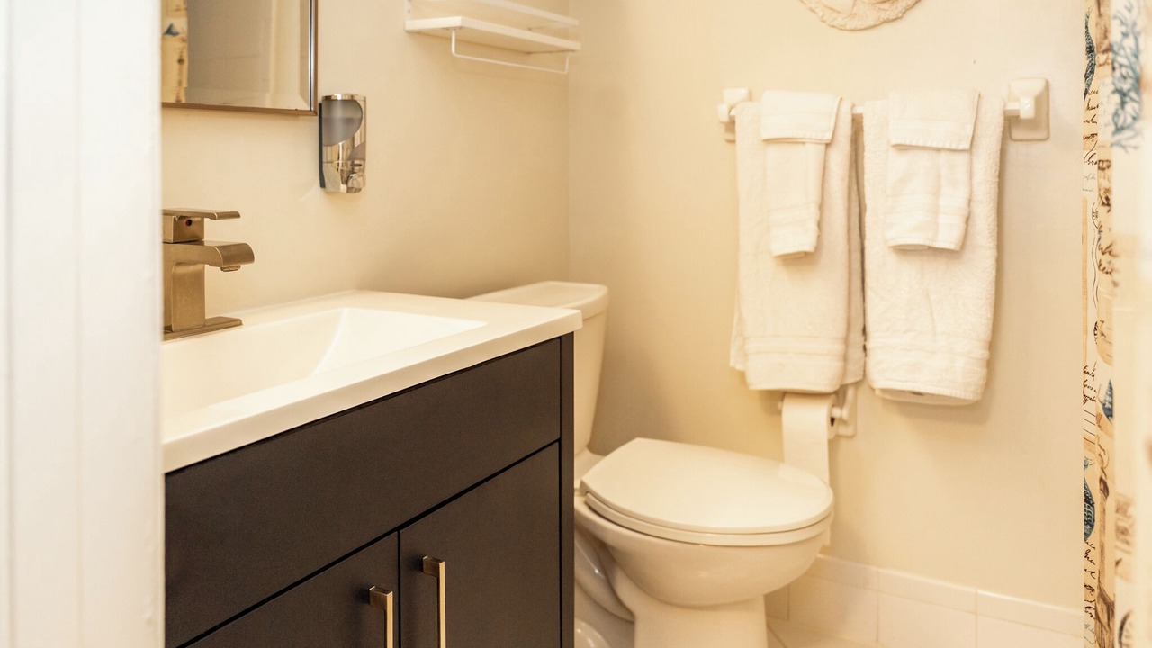 Photo of Bathroom in New Smyrna Beach