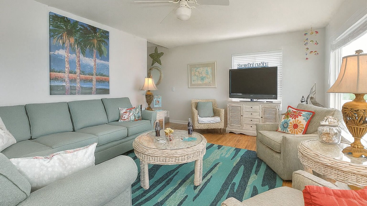 Photo of Livingroom in Holden Beach