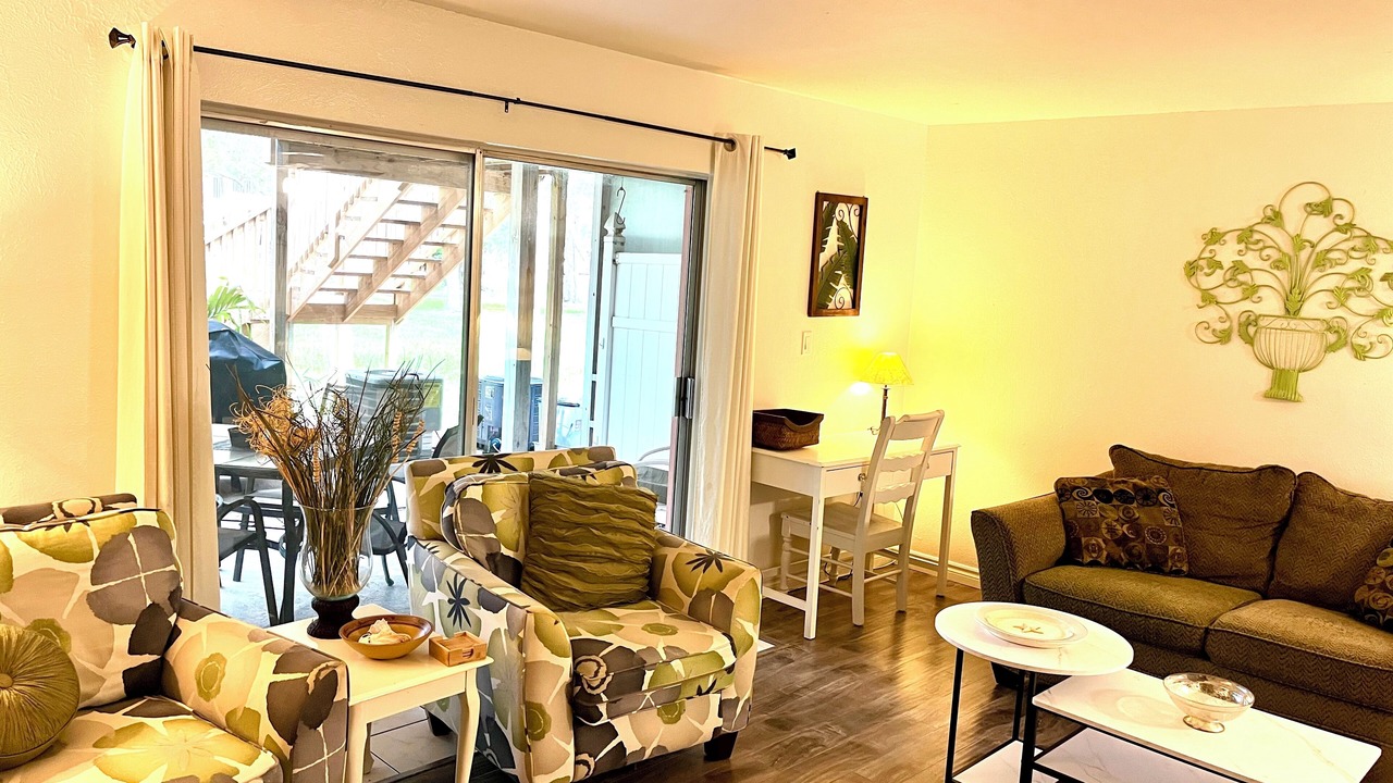 Photo of Livingroom in Bayview