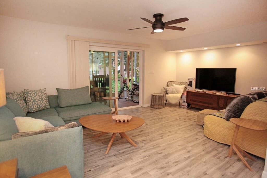 Photo of Livingroom in Bayview