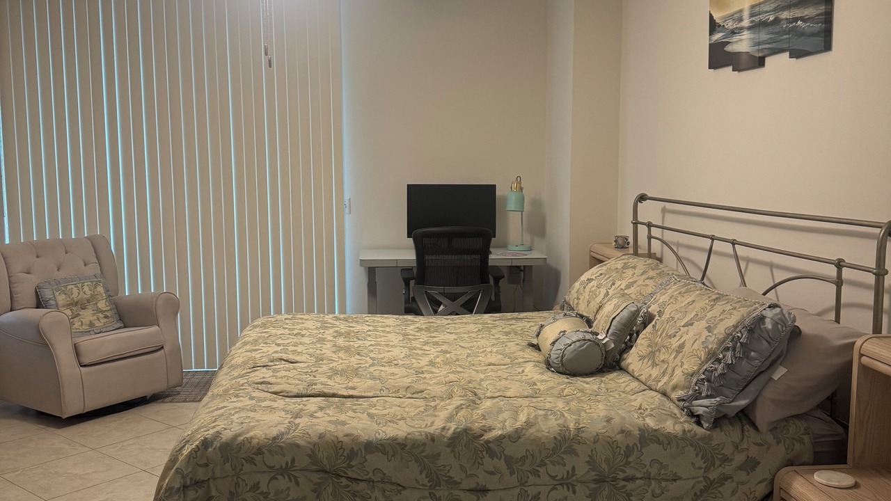 Photo of Bedroom in Sand Key