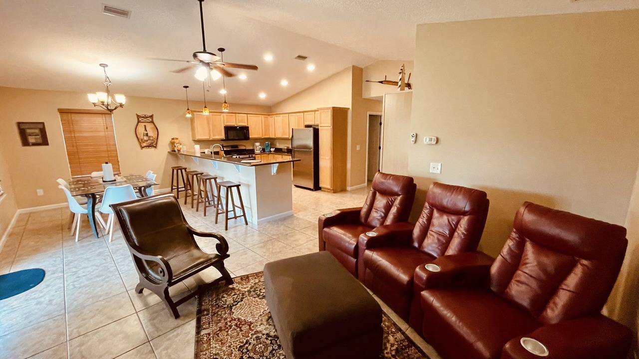 Photo of Livingroom in Hollister