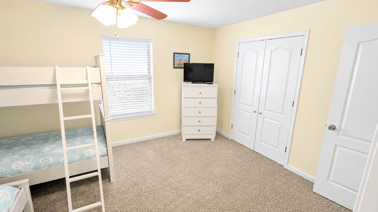 Photo of Bedroom in Crescent Beach