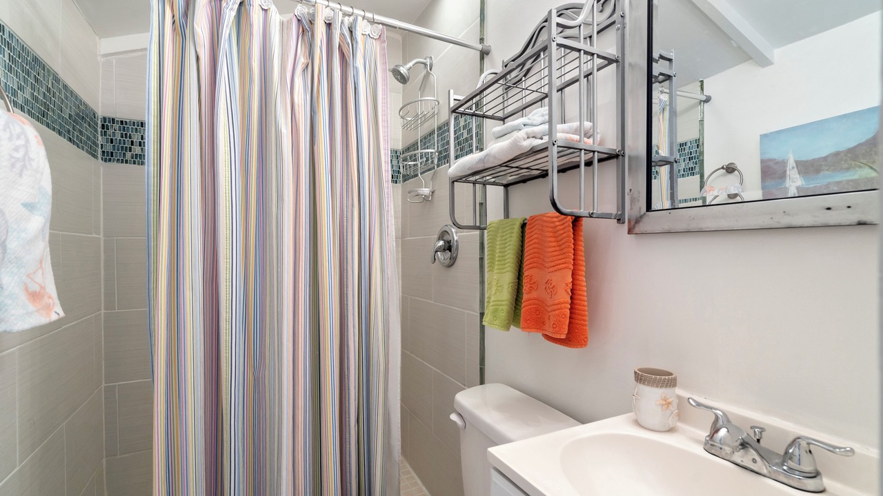 Photo of Bathroom in Treasure Island