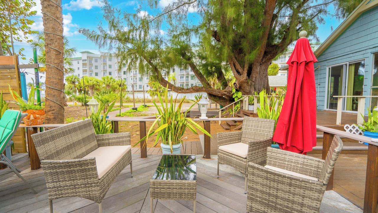 Photo of Patio Balcony in Treasure Island