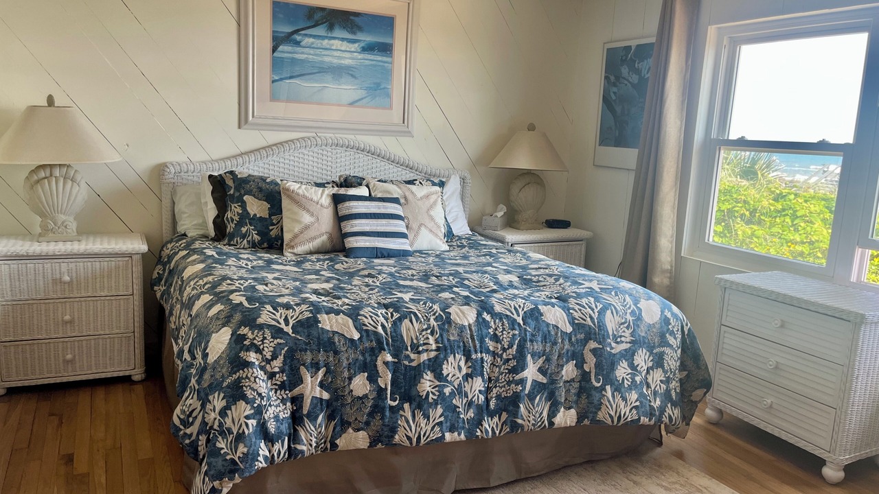 Photo of Bedroom in Crescent Beach