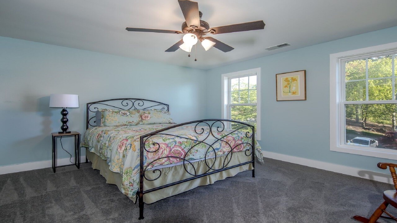 Photo of Bedroom in Hendersonville