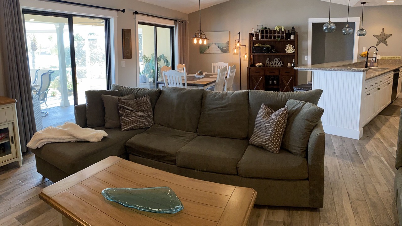 Photo of Livingroom in Apollo Beach