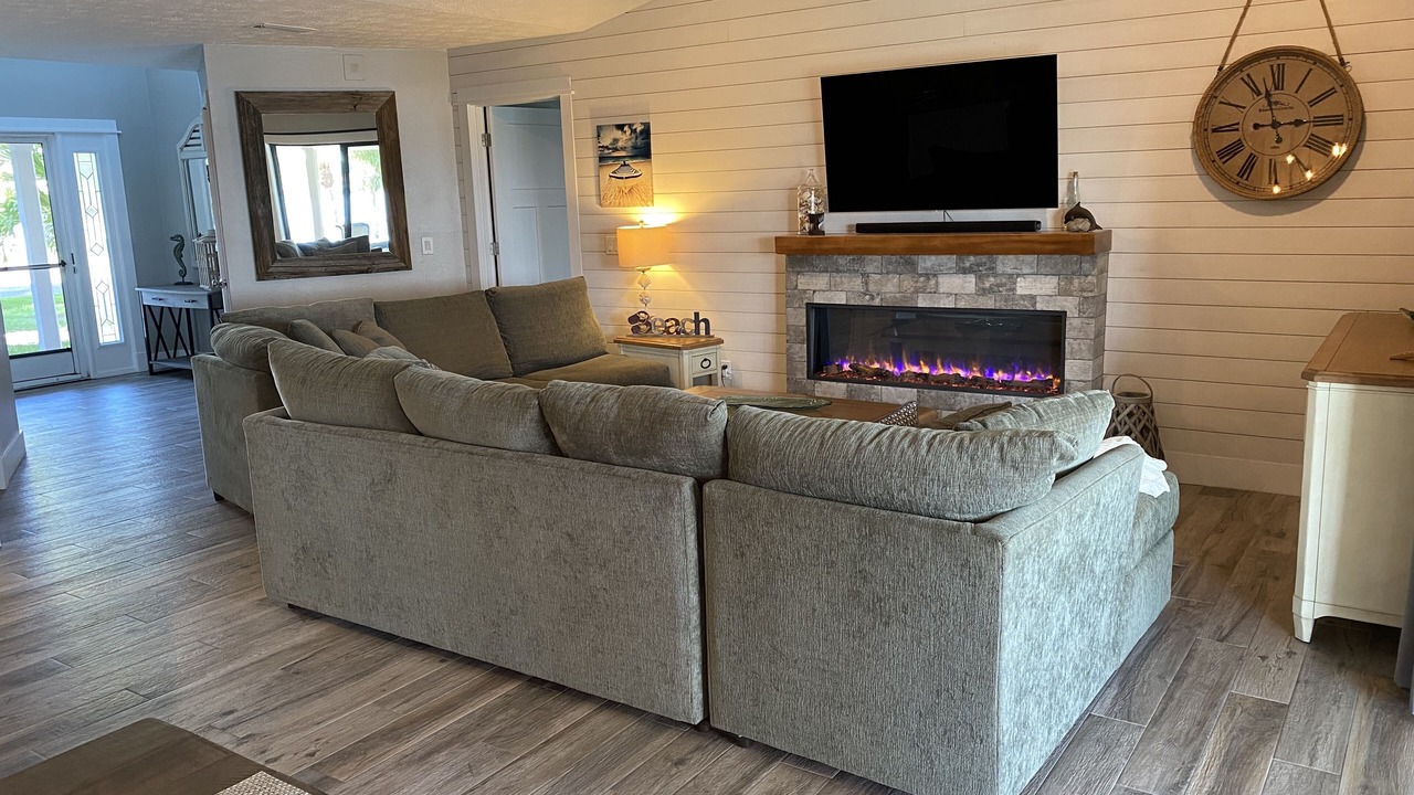 Photo of Livingroom in Apollo Beach