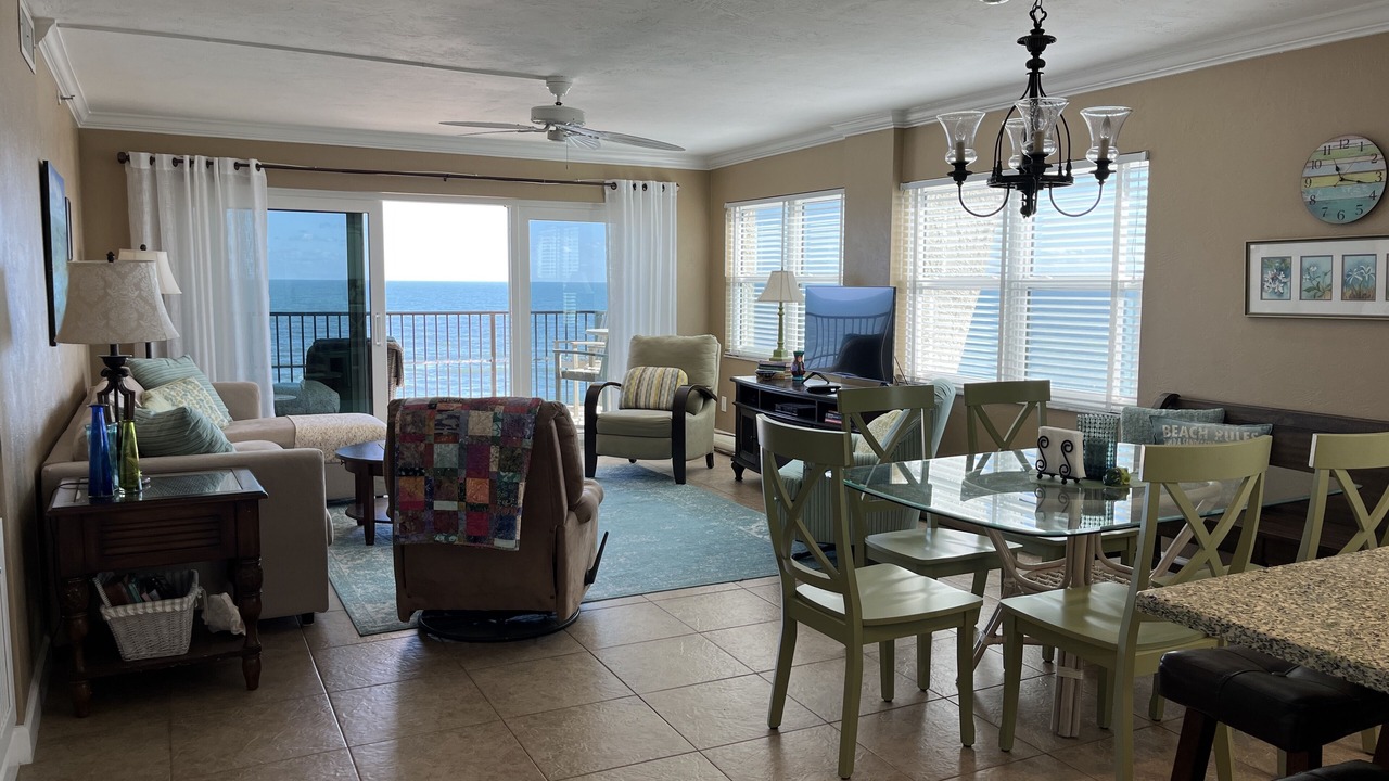 Photo of Livingroom in New Smyrna Beach