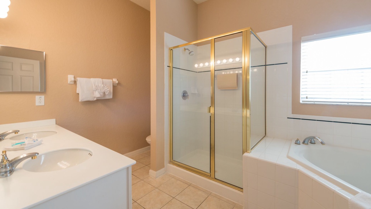 Photo of Bathroom in Bahama Bay