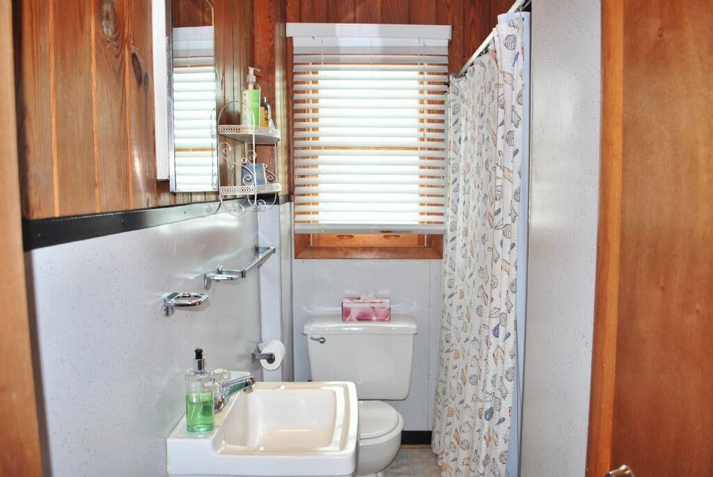 Photo of Bathroom in Holden Beach