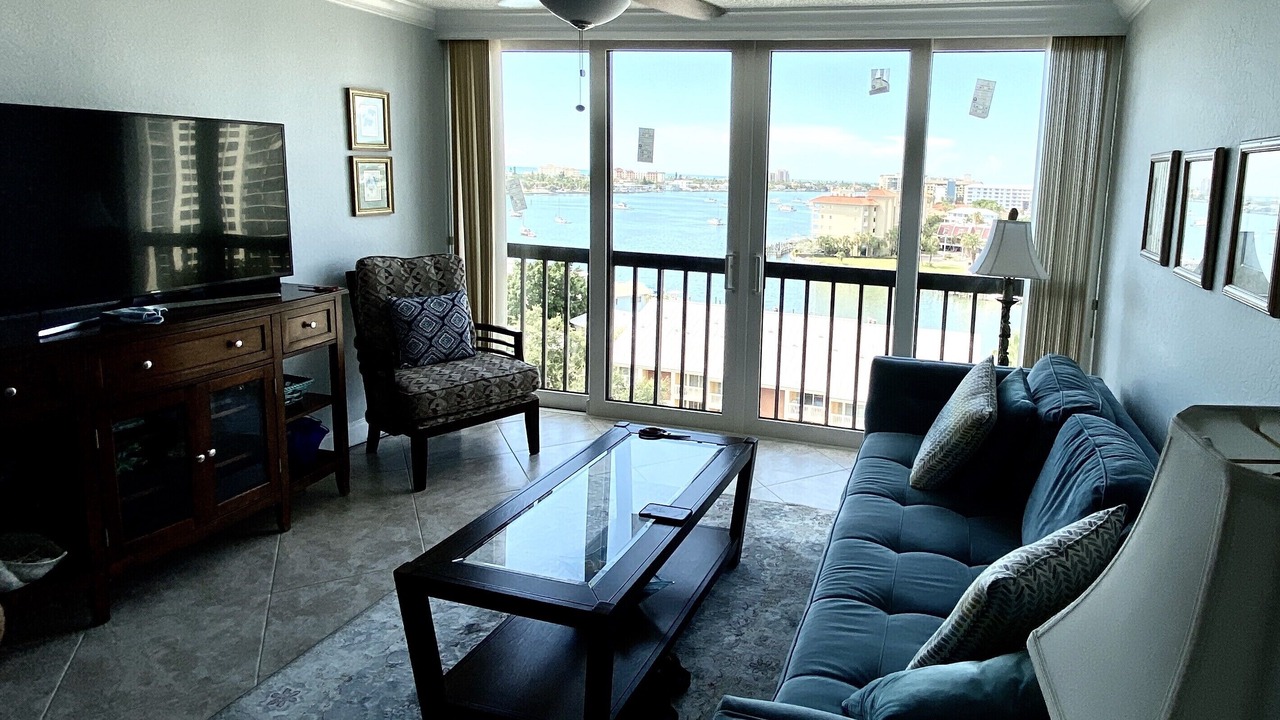 Photo of Livingroom in Island Estate