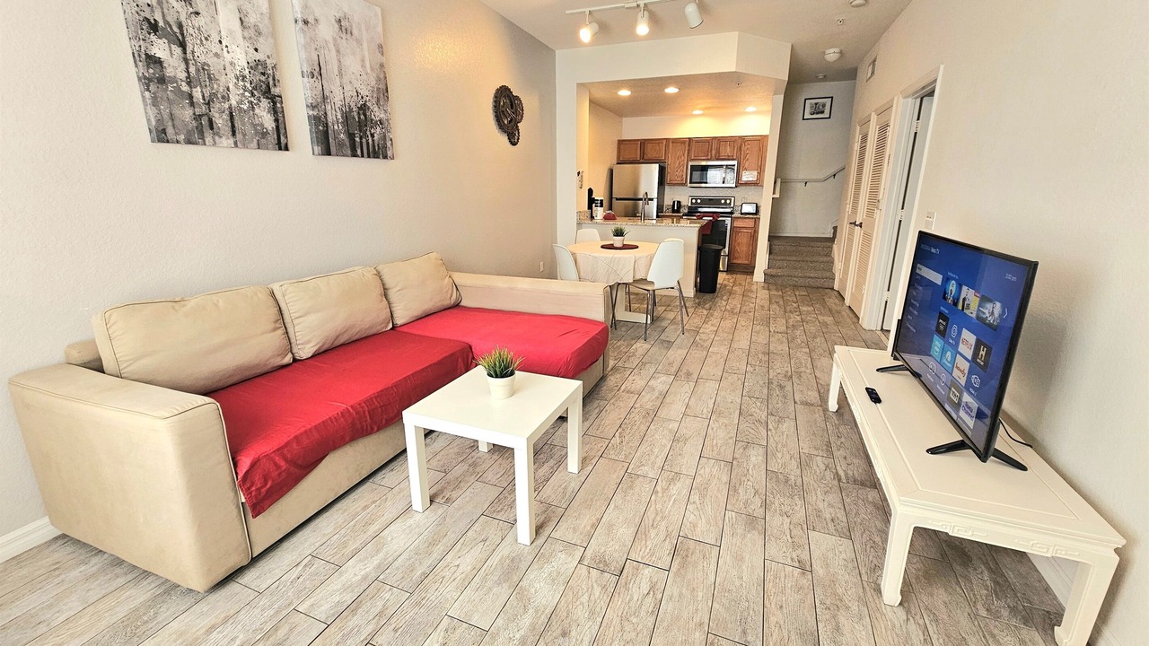Photo of Livingroom in Venetian Bay Villages