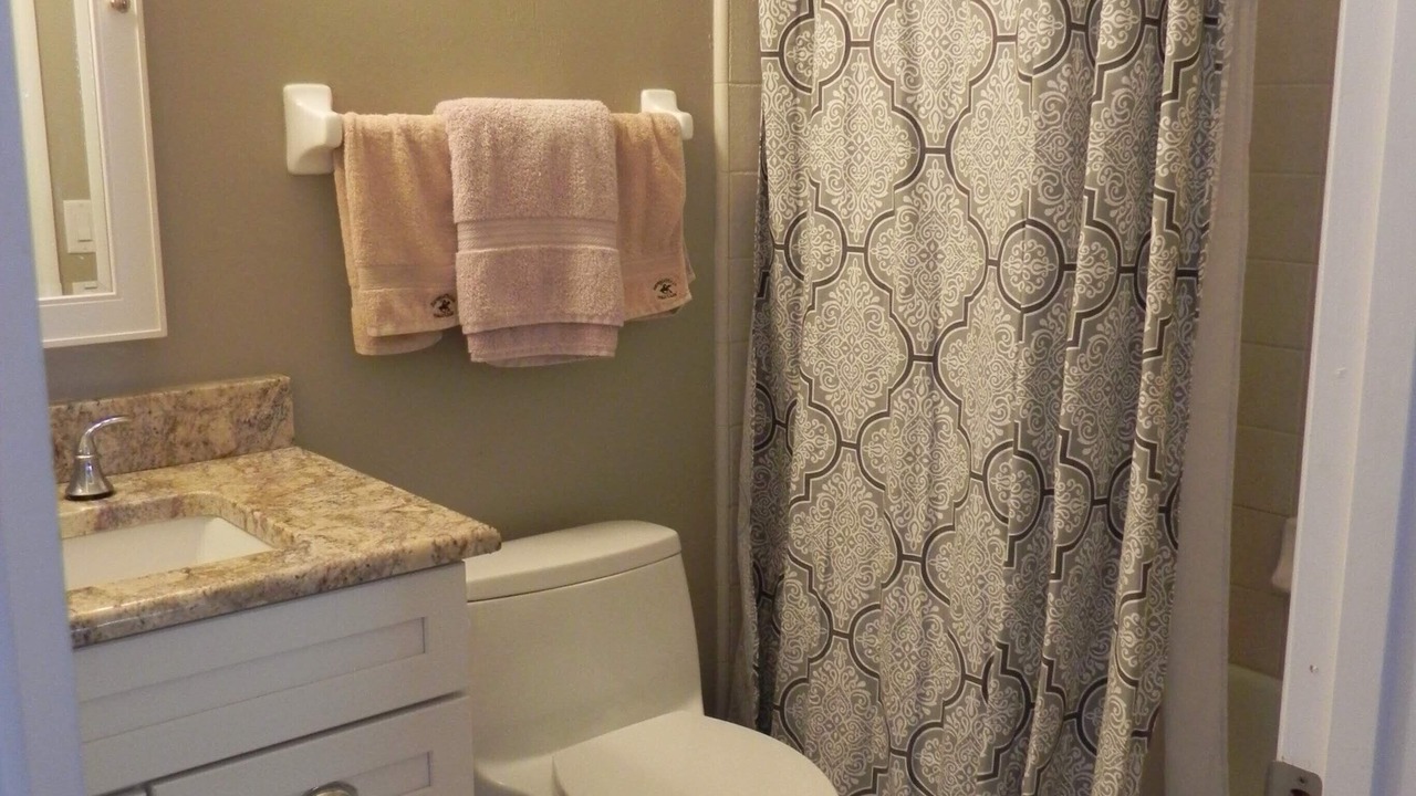 Photo of Bathroom in Haile Plantation