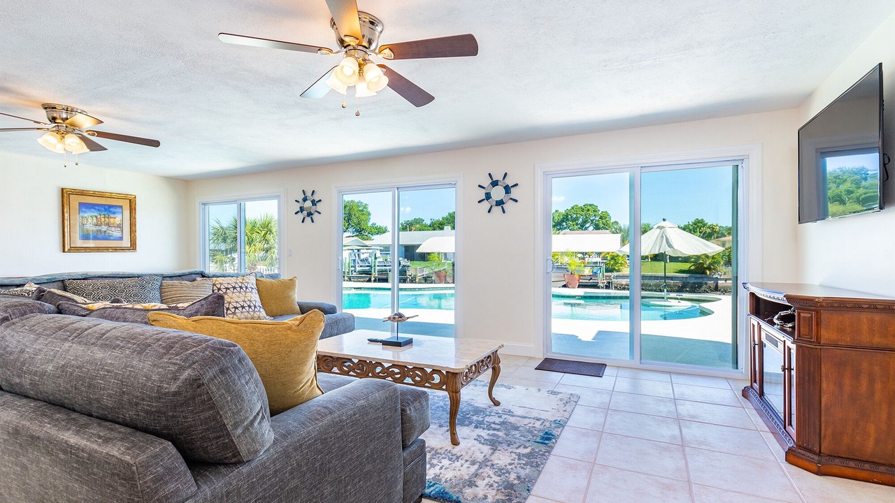 Photo of Livingroom in Bay Crest Park