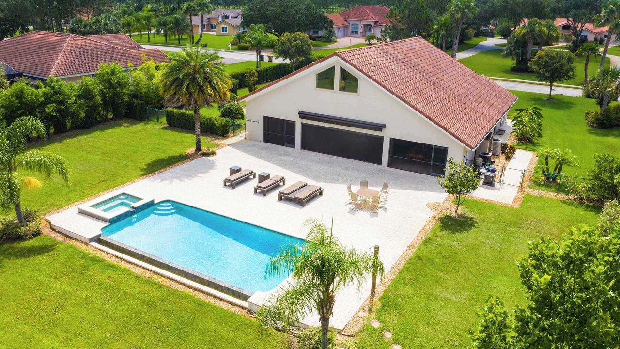 Photo of Outdoor in Groveland