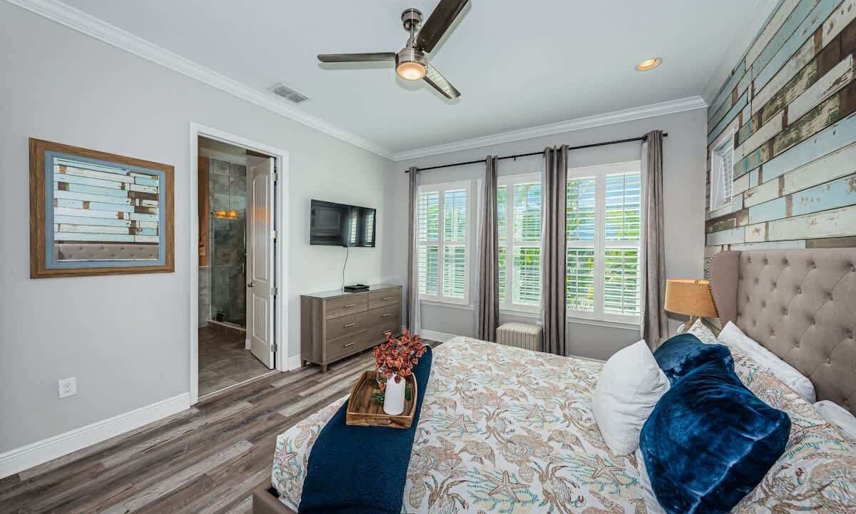 Photo of Bedroom in Redington Beach