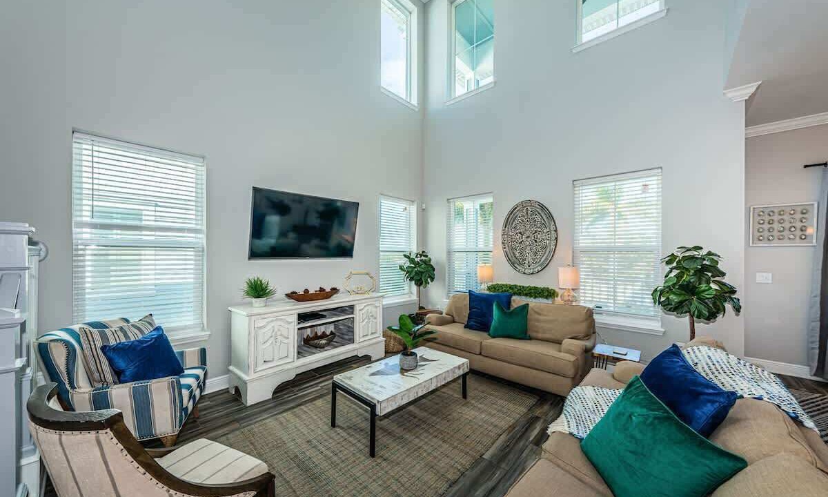 Photo of Livingroom in Redington Beach