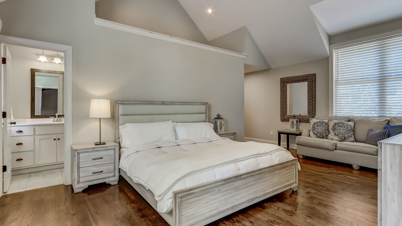 Photo of Bedroom in Dahlonega