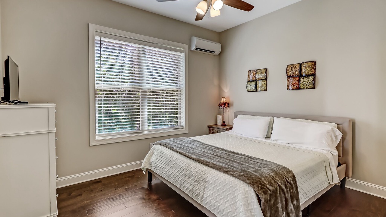 Photo of Bedroom in Dahlonega