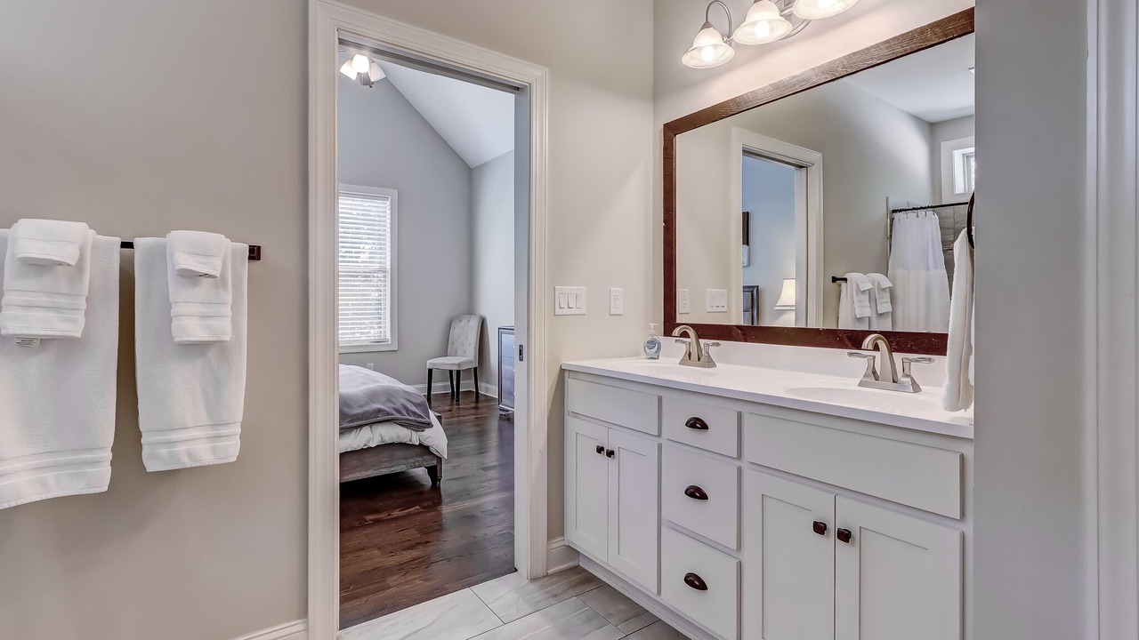 Photo of Bedroom in Dahlonega