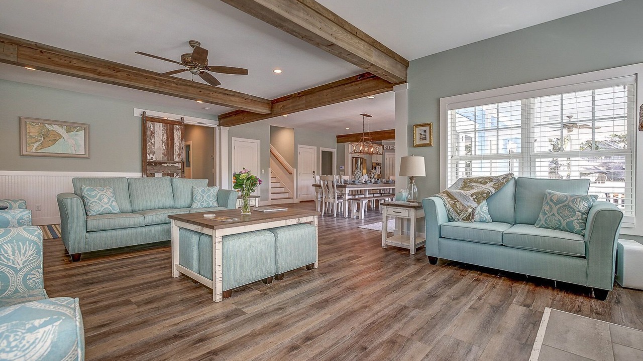 Photo of Livingroom in North Forest Beach