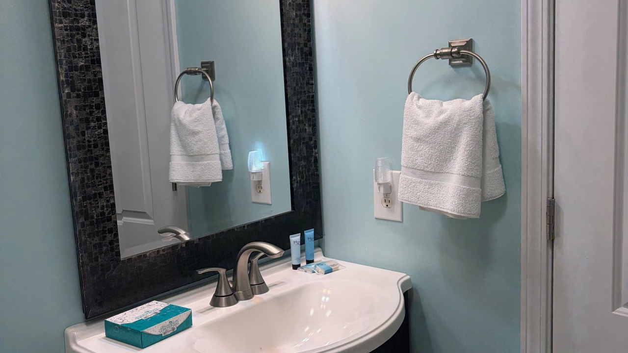 Photo of Bathroom in Folly Field