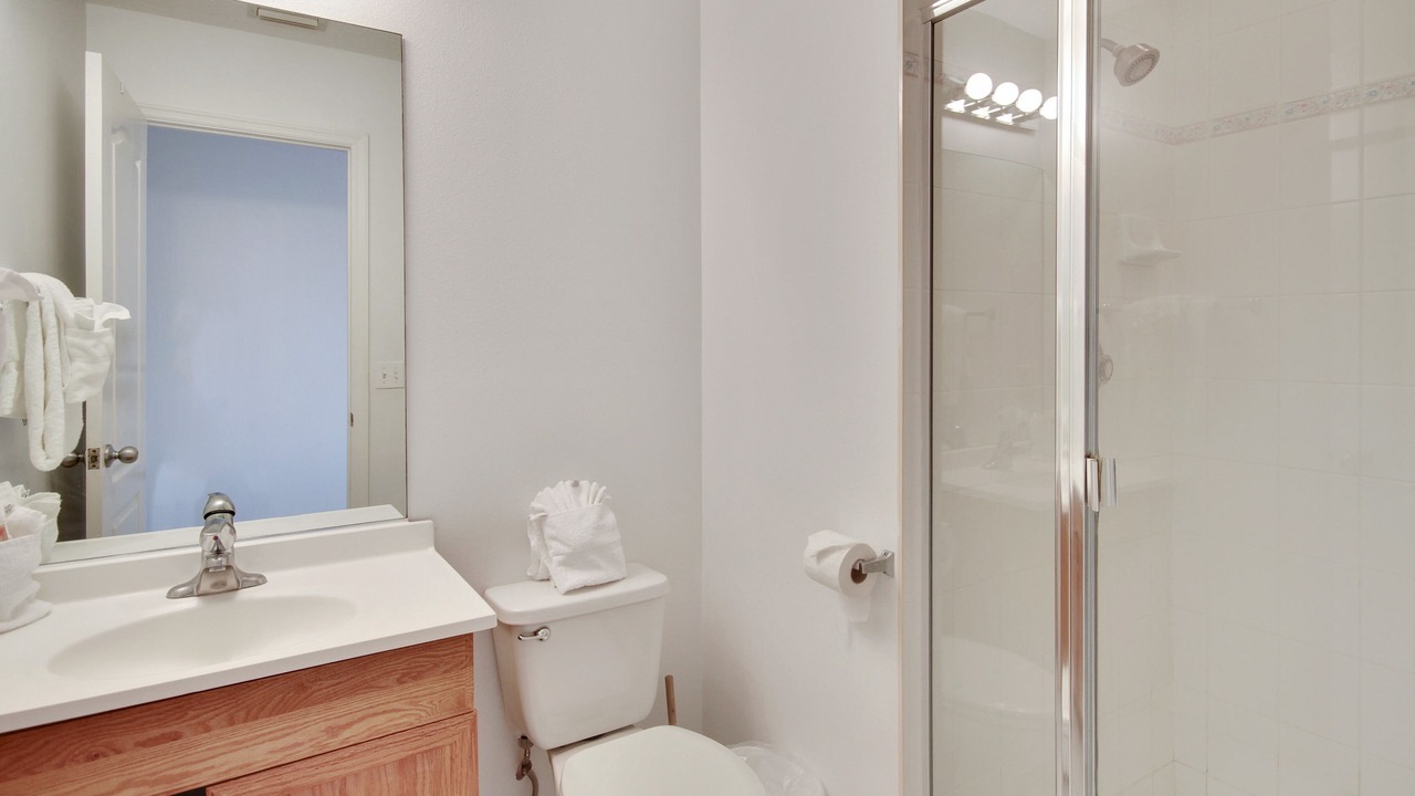 Photo of Bathroom in Treasure Island