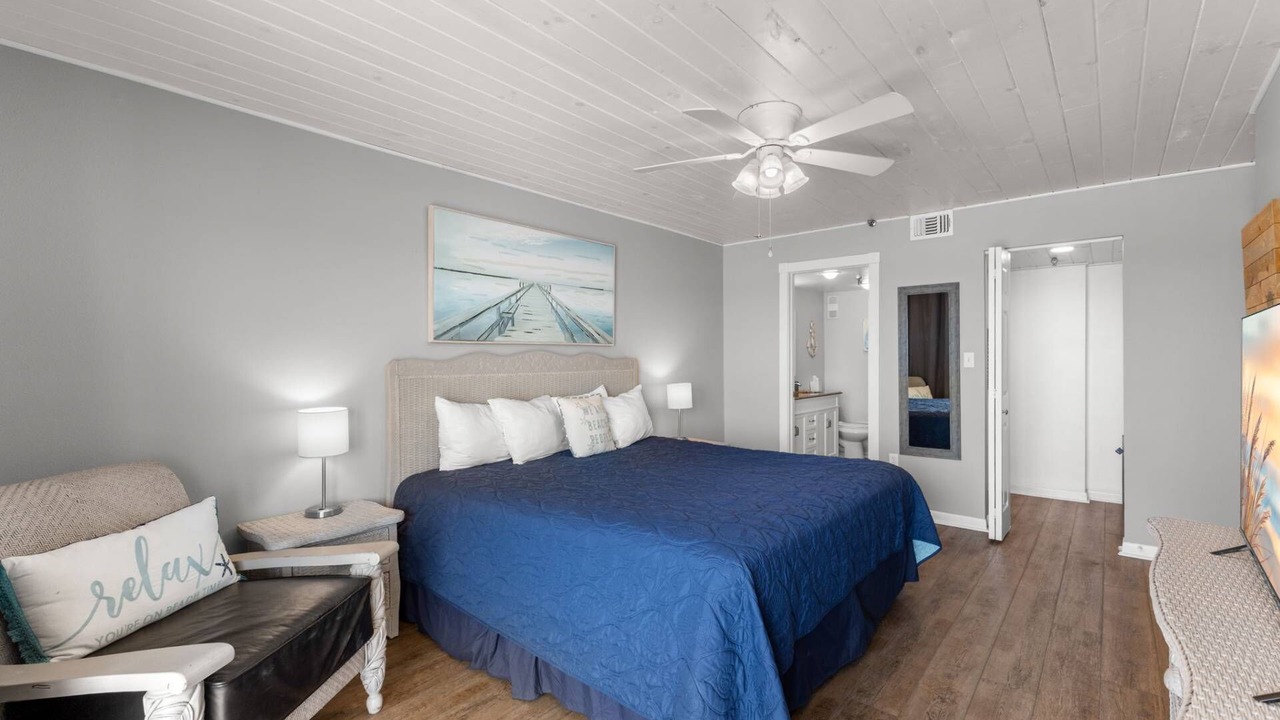 Photo of Bedroom in Madeira Beach