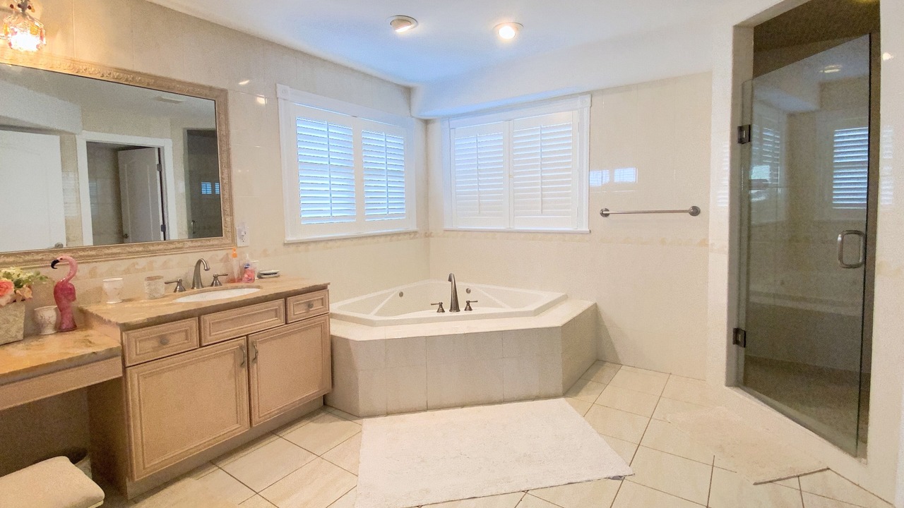 Photo of Bathroom in Avalon