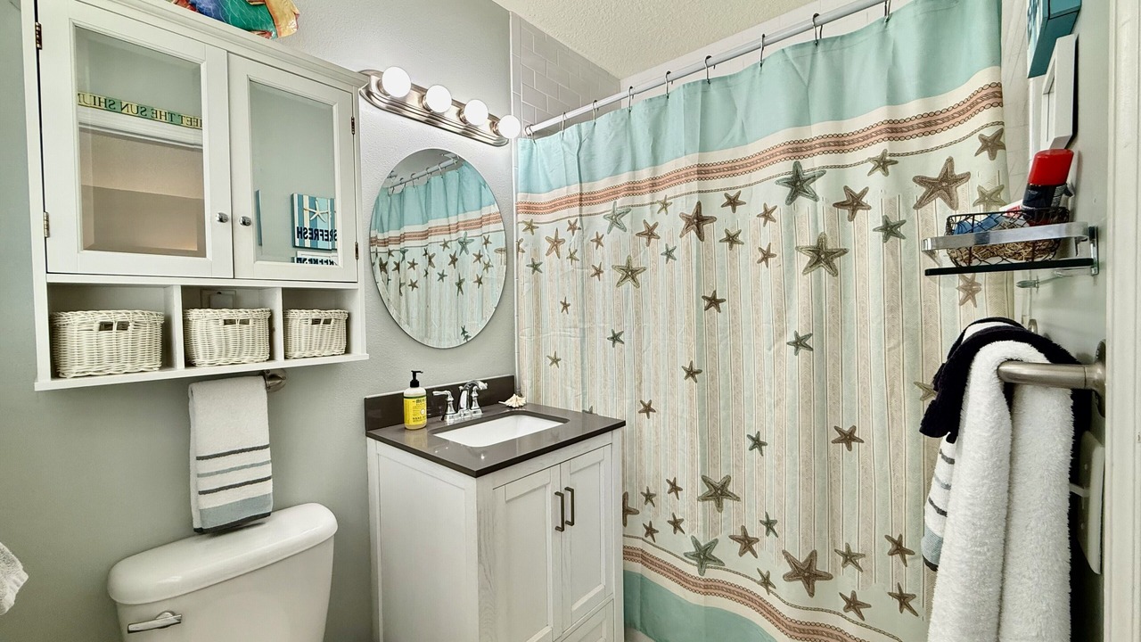 Photo of Bathroom in Lenox Park