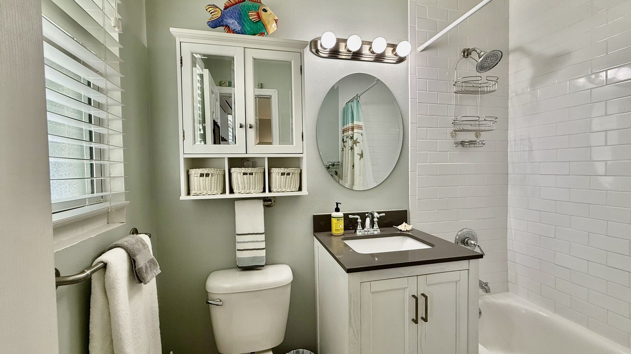 Photo of Bathroom in Lenox Park