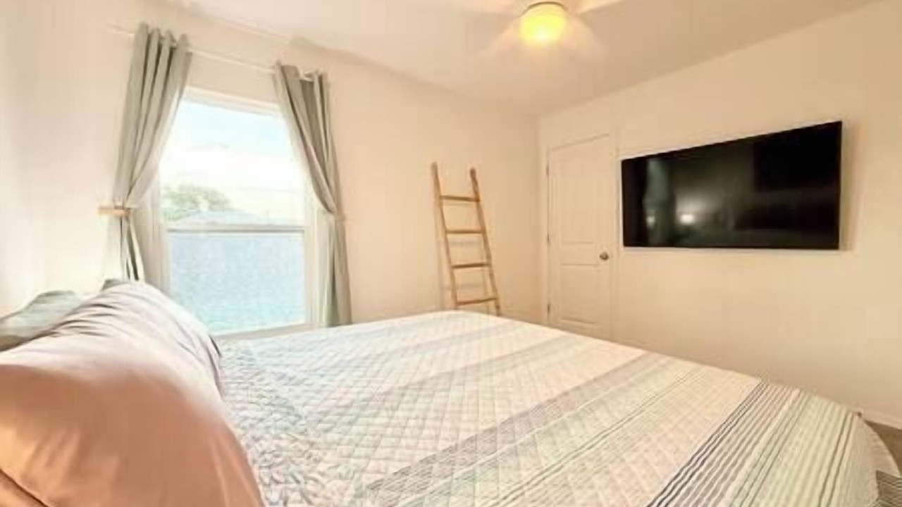Photo of Bedroom in Newtown