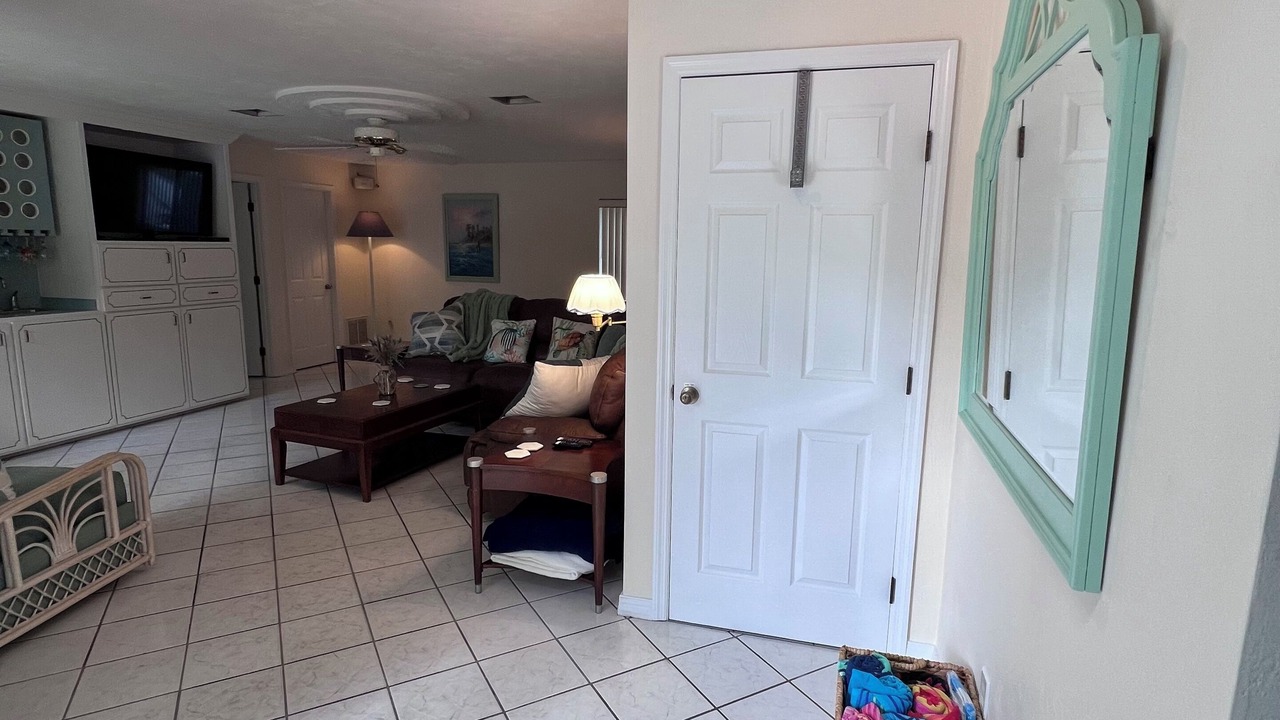 Photo of Livingroom in Hawks Park