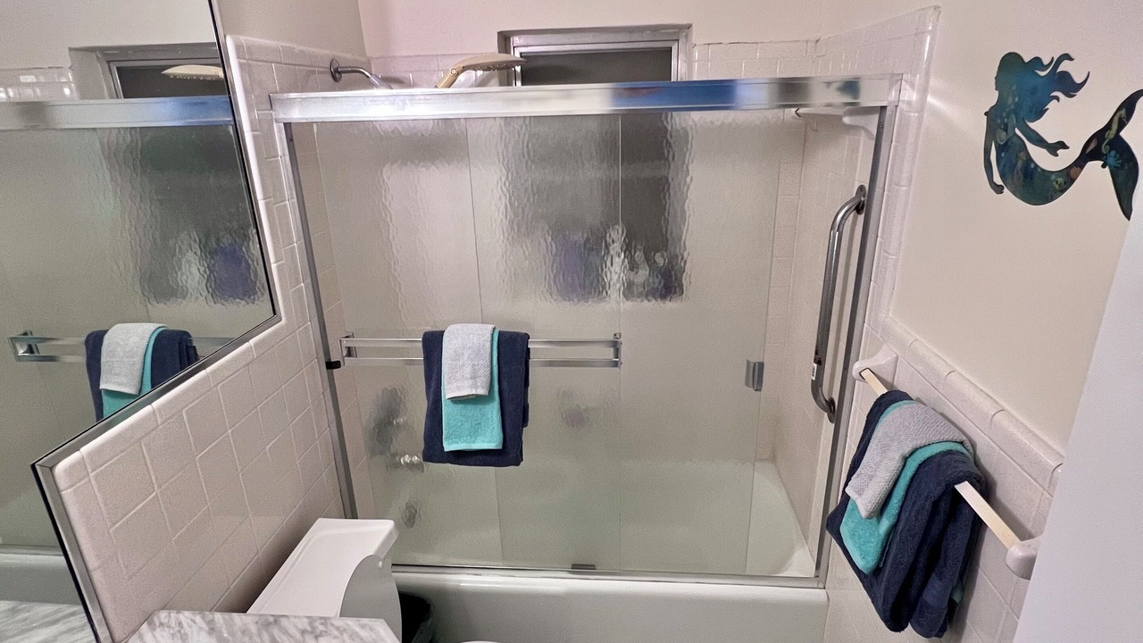 Photo of Bathroom in Hawks Park