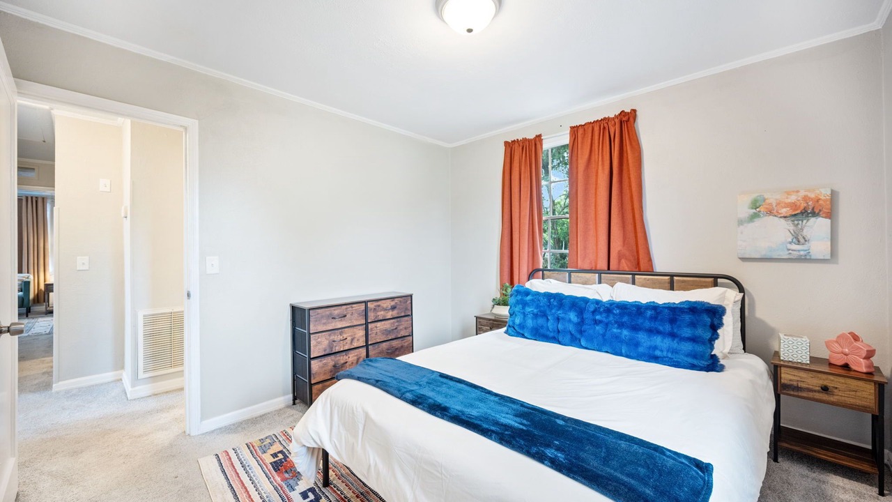 Photo of Bedroom in Lakeshore South