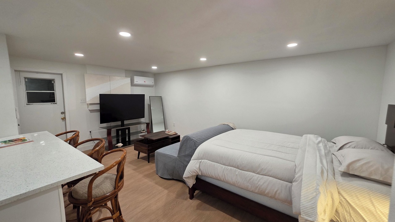 Photo of Bedroom in Holiday Lake Estates