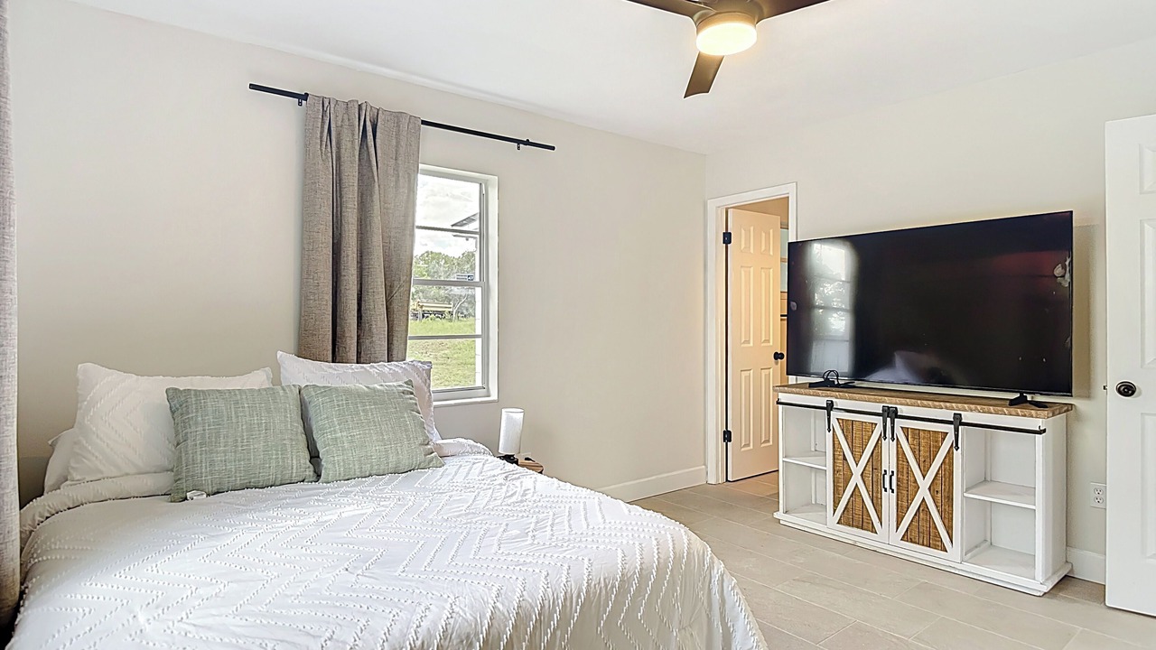 Photo of Bedroom in Brooksville