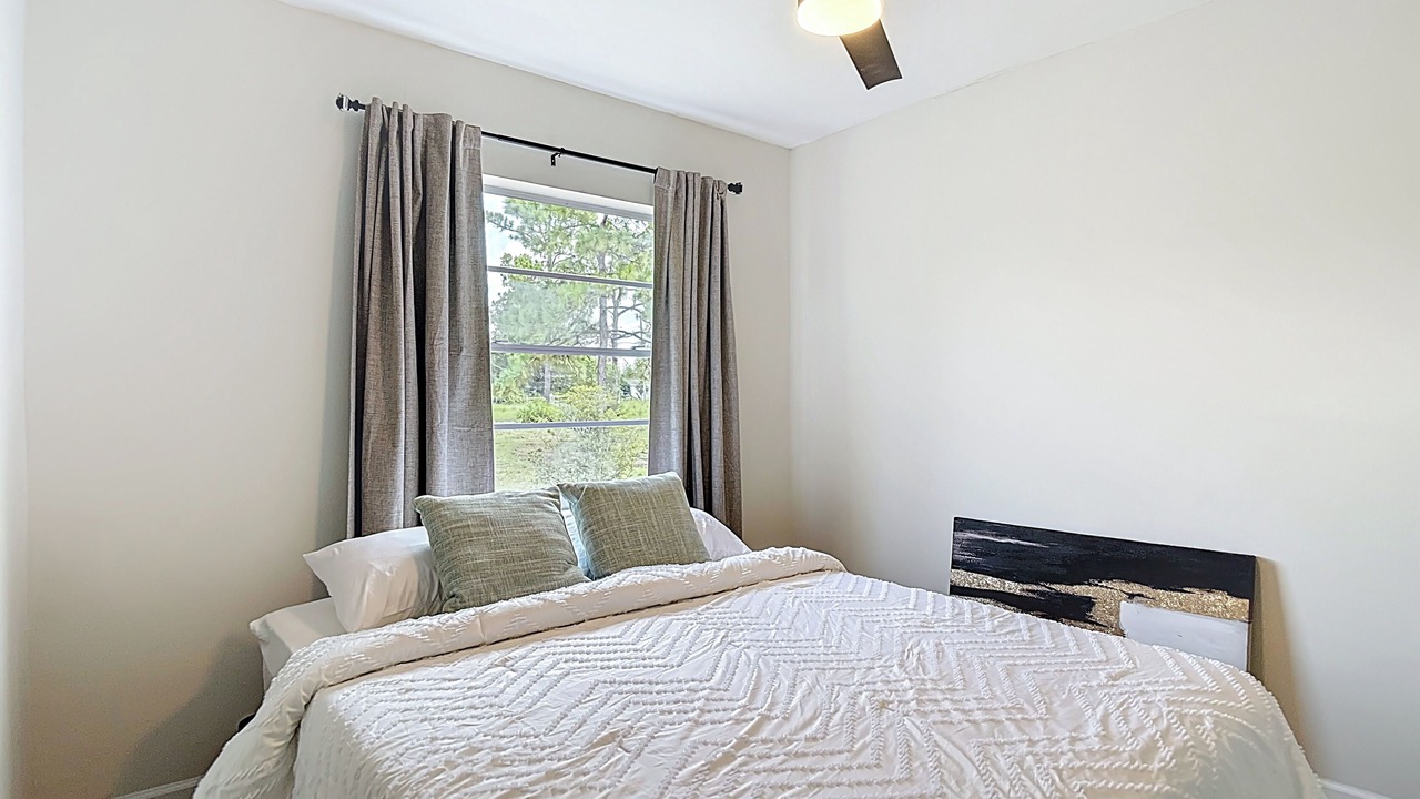 Photo of Bedroom in Brooksville